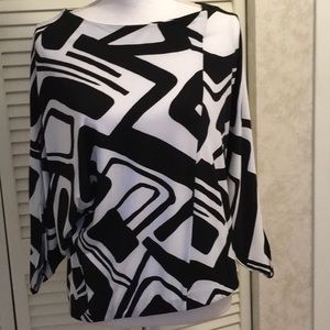 Chicos top black and white print M